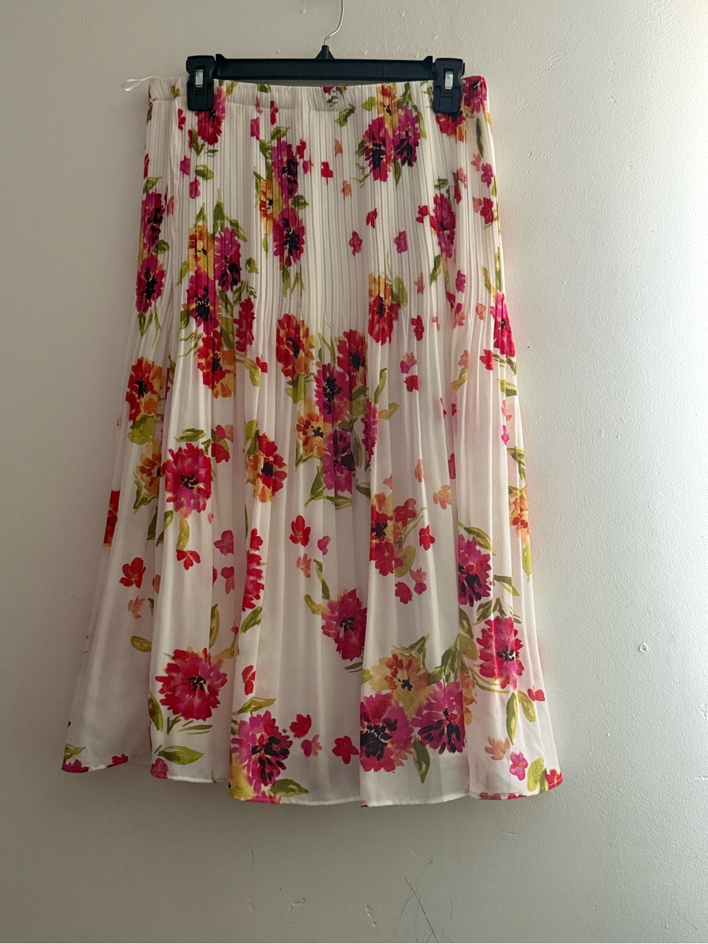 Elle Floral Pleated Midi Skirt - White with Pink & Green Floral